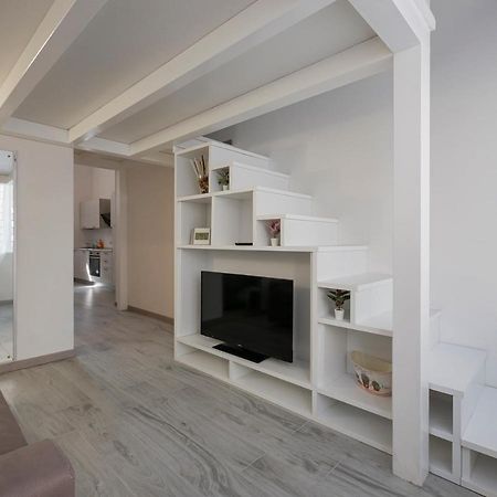 I Host Apartment - Neera 22 มิลาน ภายนอก รูปภาพ
