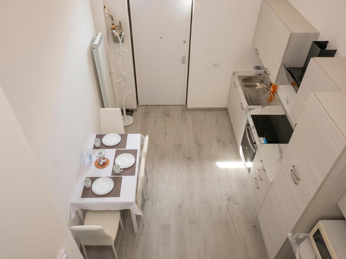 I Host Apartment - Neera 22 มิลาน ภายนอก รูปภาพ